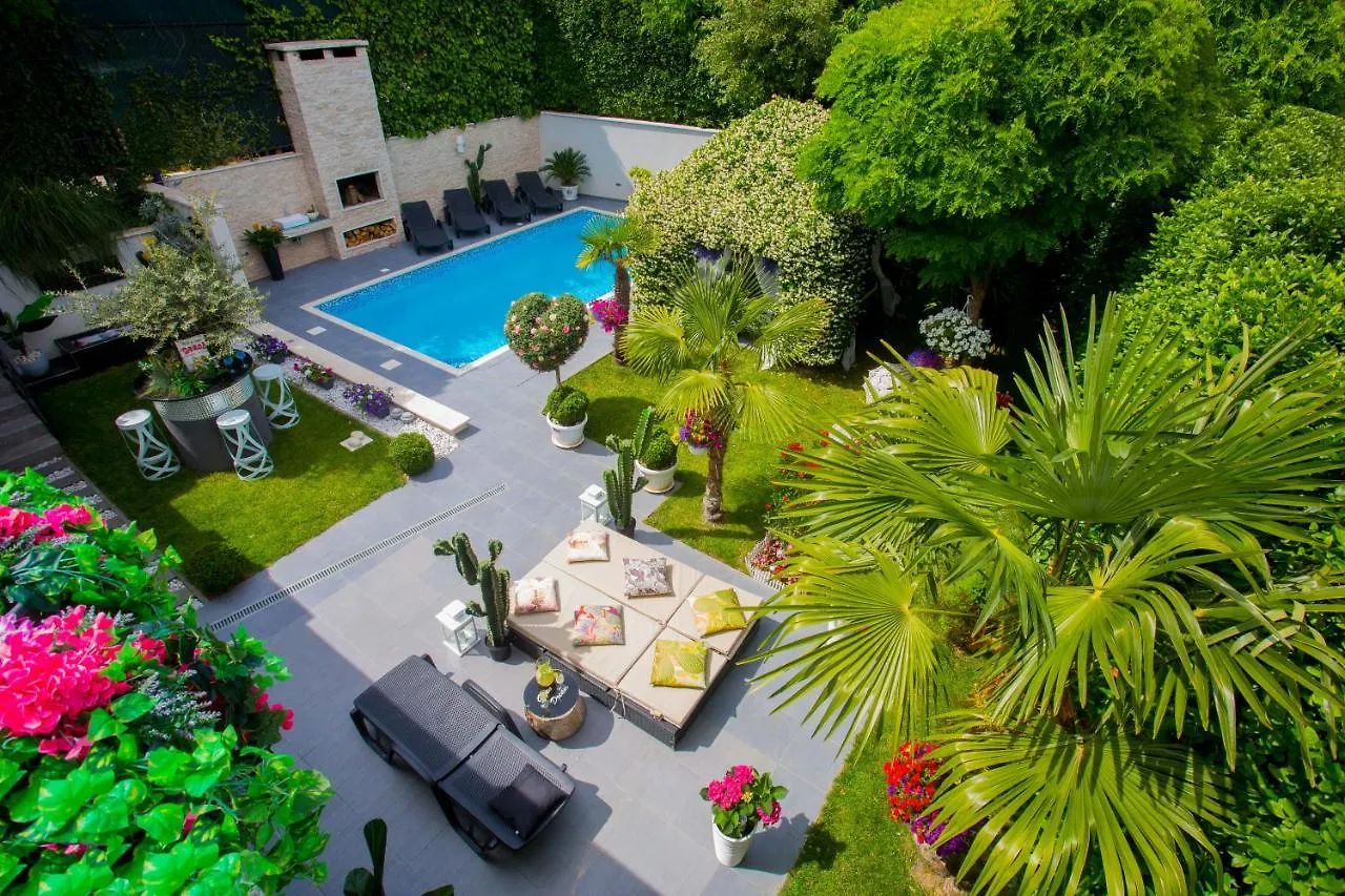***Green Dream***- Villa In Split
