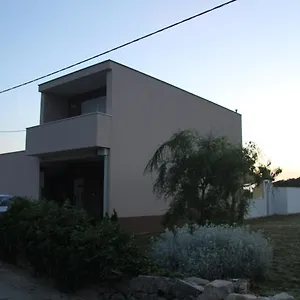 Villa Perlla, Split